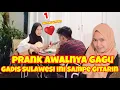 PRANK AWALNYA GAGU SAMPE SAYA DI GITARIN GADIS CANTIK INI