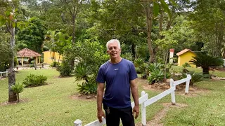 HE BOUGHT A CHARMING FARM AT THE FOOT OF THE MOUNTAIN IN MINAS