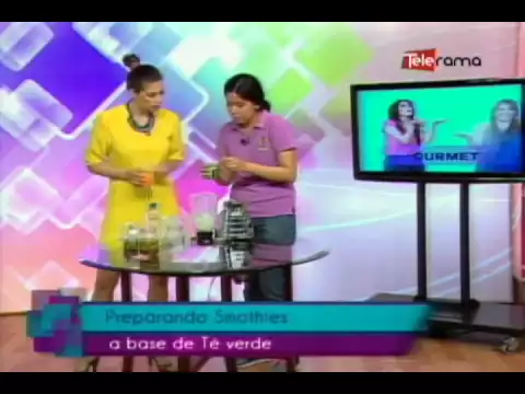 Preparando Smothies a base de té verde