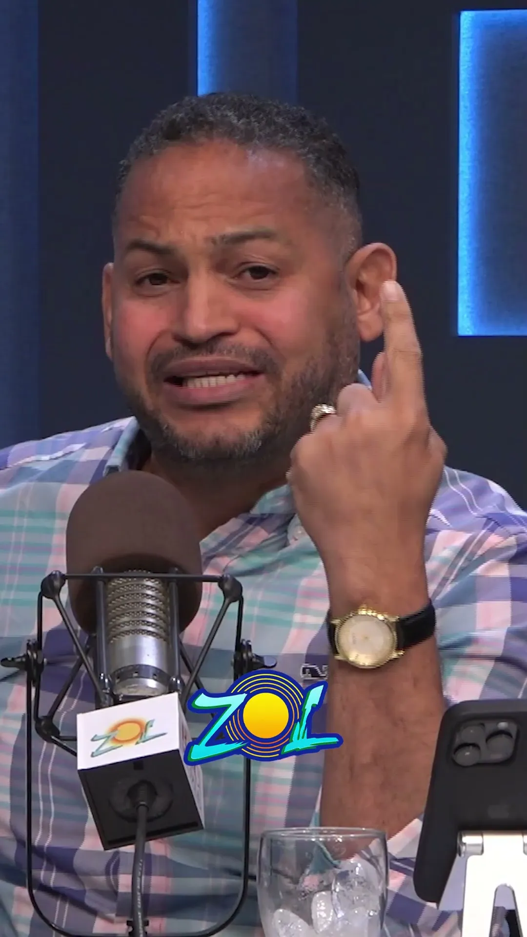 LOS GOLPES CAYERON SOBRE GLORIA