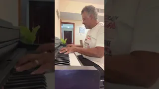 ماشيه السنيوره    فرقه المصريين    بيانو طارق بغدادى دندنها