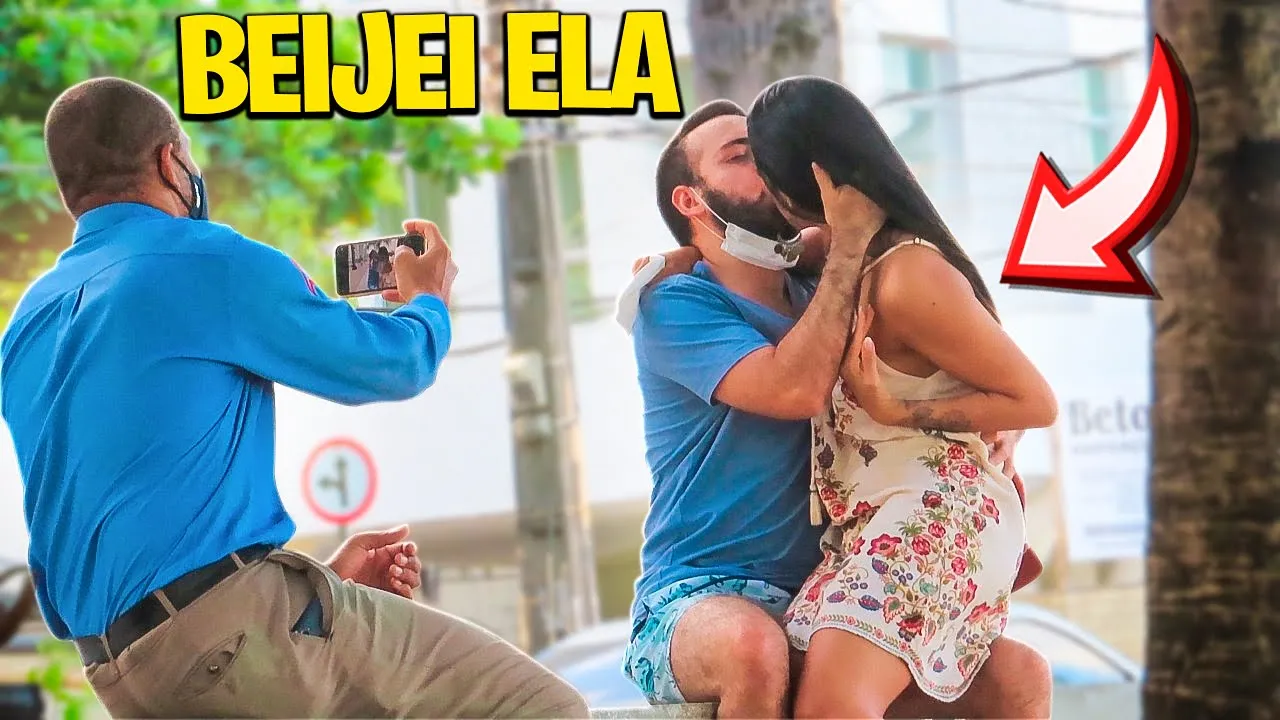 SENT@U NO MEU COL@ E ME DEU UM BEIJ@ : MANDE A SUA #210