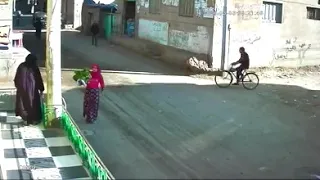 رش المياه في الشارع دندنها
