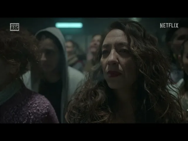 En el barro | Trailer