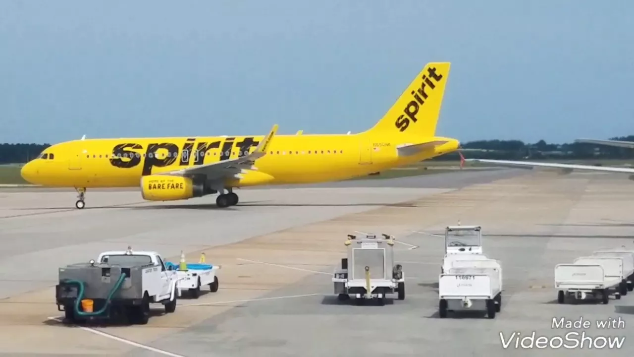 OUR FLIGHT TO DISNEY DISNEY WORLD #ORLANDO #FLORIDA #USA #DISNEYWORLD #SPIRITAIRLINES REVIEW