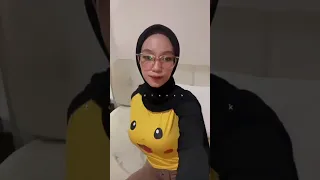 fadhilahrzk jilbab ketat edisi baju kuning pokemon 