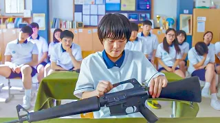 الجيش بيستدعى طلاب الثانوية للتجنيد وبيعلمهم كل مهارات القتال عشان يساعدوه فى الحرب 