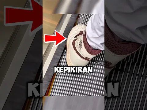 TERNYATA INI FUNGSI SIKAT DI SAMPING ESKALATOR! 😱 #shortvideo
