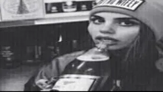 اغنيه تلبس اسود تلبس ابيض دندنها