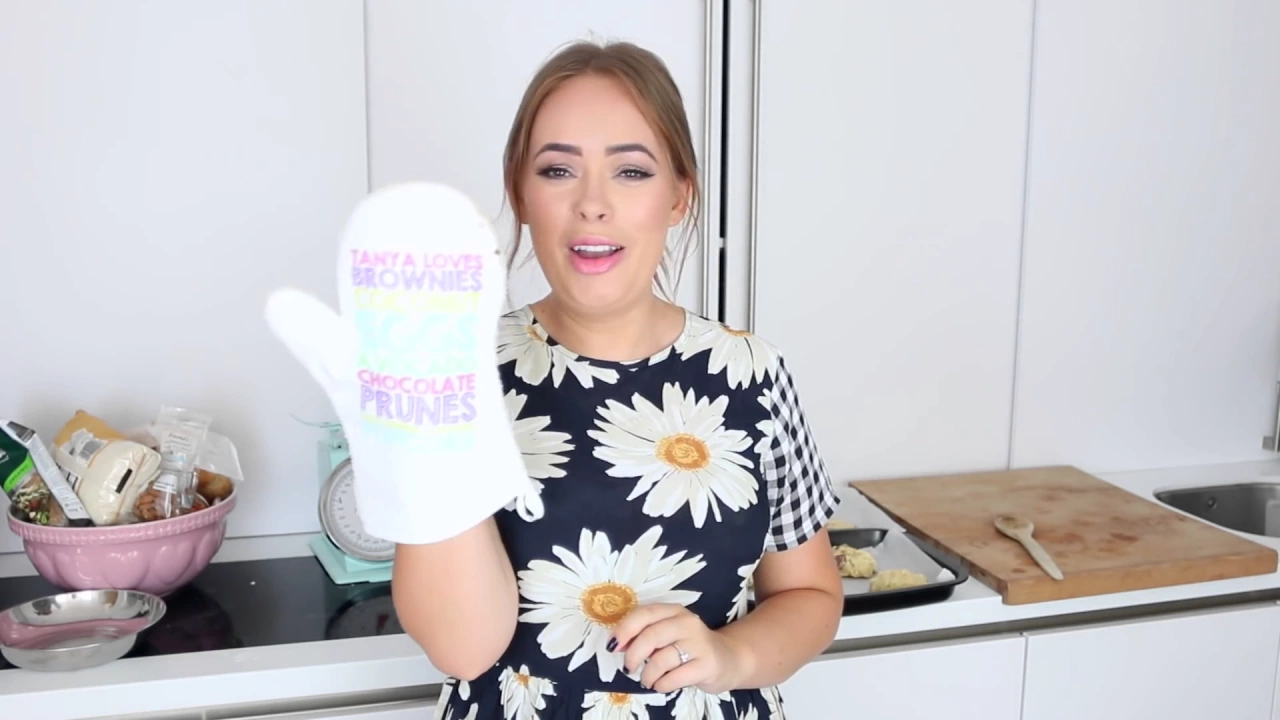 Baking Cookies & Louise Live