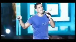 دلوقتي لقانا هادي     لايف عمرو دياب دندنها