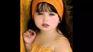 مفيش في الدنيا حاجه تقدر تبعدني عنك دندنها