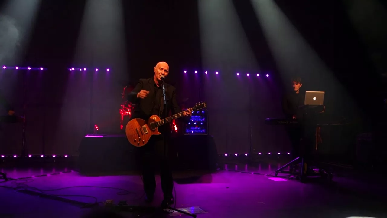 Midge Ure - I Remember (Death In The Afternoon) (Ultravox song) (Shepherd's Bush Empire 2017) Midge Ure - I Remember (Death In The Afternoon) (Ultravox song) (Shepherd's Bush Empire 2017)