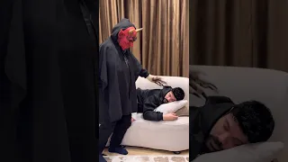الجني صحاني من النوم مشان     دندنها