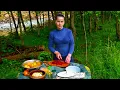 Download Lagu DE VROUW WOONT ALLEEN IN DE BERGEN! Lunch koken