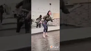 ترفة وتحب الغزل رقص عراقي  ترفة وتحب الغزل رقص عراقي