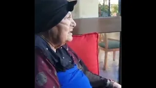 اعتماد خورشيد تنادي على ابنها الراحل أحمد خورشيد قبل وفاتها بساعات دندنها