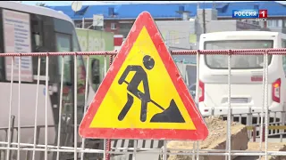 В Омске у Площади Лицкевича образовалась внушительная яма