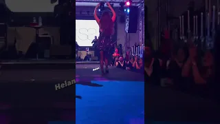 رقص إليسا على نغمات أغنيتها الشهيرة عايشالك اليسا في المانيا 