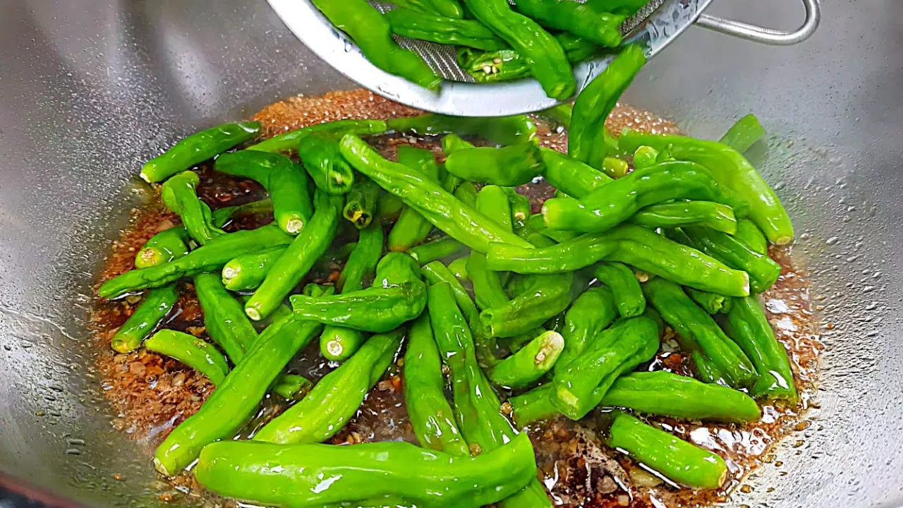 꽈리고추 오징어채조림