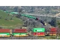 Lagu UNION PACIFIC Double stack container train makes a complete spiral at Tehachapi Loop, California
