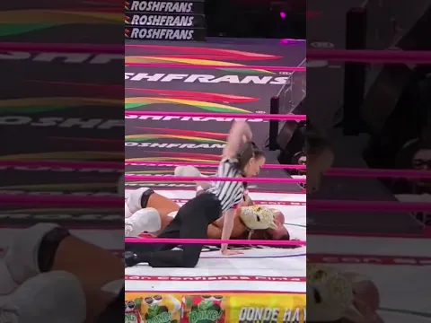 Victoria de Esfinge ante el Volador Jr en lucha en revancha en mano a mano