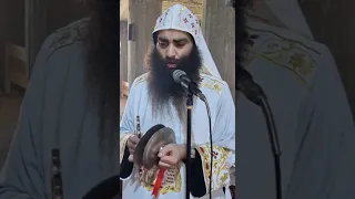    مديح ابدي باسم القدوس الرب المتعالي   بصوت أبونا دانيال آفا موسى   دندنها