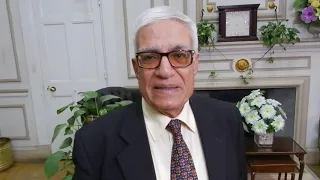 الأستاذ الدكتور أحمد زكريا الشلق متحدثا عن مؤتمر العربية في القرن التاسع عشر 