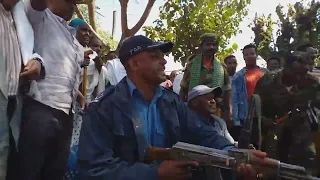 የጀግናው ወታደር አበበ አለሙ በፉከራ እና በሽለላ እንዲህ በክብር አውስተውታል 