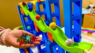 Colorful Marbles Racing Down a Wavy Marble Run！🌈