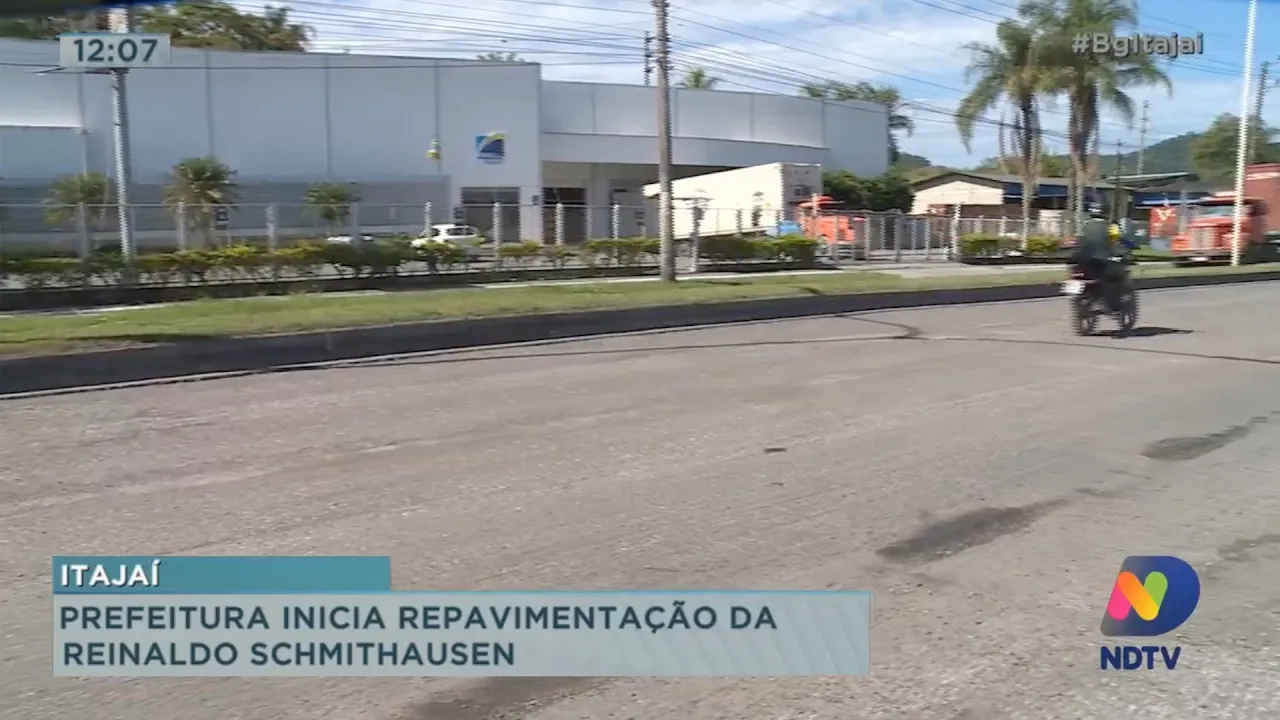 Prefeitura inicia obras de repavimentação da Reinaldo Schmithausen em Itajaí