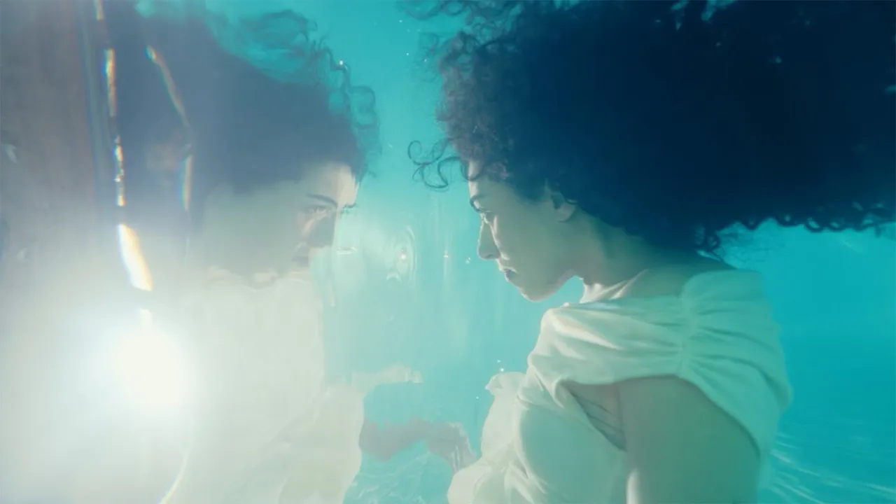 Pom Pom Squad - Spinning (Official Video) Pom Pom Squad - Spinning (Official Video)