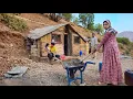 Download Lagu Hardworking mother and her family: Mina builds the shelter with strength