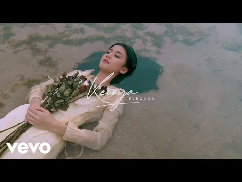 Download MP3 Keisya Levronka - Tak Ingin Usai (Official Lyric Video)