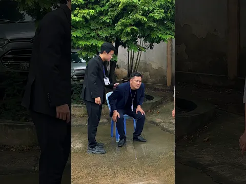 Two men showing kindness [ONEKINDMAN] #onekindman #kindness #respect #help