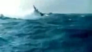 و ه ي  ت ج ر ي ب ه م  ف ي م و ج  ك ال ج ب ال   من روائع الشيخ عبدالباسط عبدالصمد دندنها