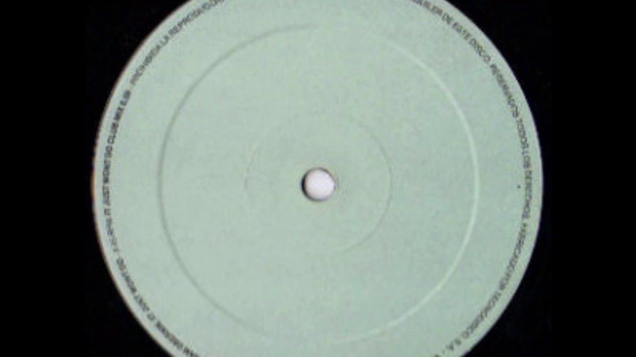 Tim Deluxe Feat. Sam Obernik - AA2 - We All Love Sax