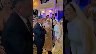 احلي اب في مصر ولا ايه Wedding Arabwedding Weddingideas Weddingplanning افراح اكسبلور رقص 