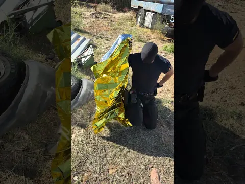 Sabes qué color usar de la manta térmica #police #emergency #policia