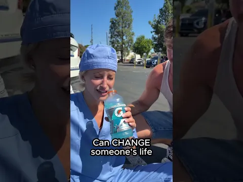 She collapsed from the heat… but kindness saved her 🥹💖God bless you!