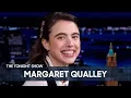 Download Lagu Margaret Qualley Took 10 Years to Commit to Apartment Furniture (Extended) | The Tonight Show