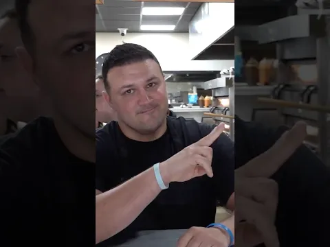 Dave Portnoy Reviews Man Who Showed Up To His House's Pizza