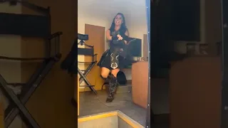 روبي وعي تمزح وتغني الحله علي البابور عشي عيالك   دندنها