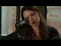 Suzanne Santo performs "Ghost In My Bed" || Baeble Music