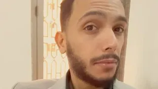 5 علامات صغيرة في لغة الجسد تبين ان في حد معجب بيك 