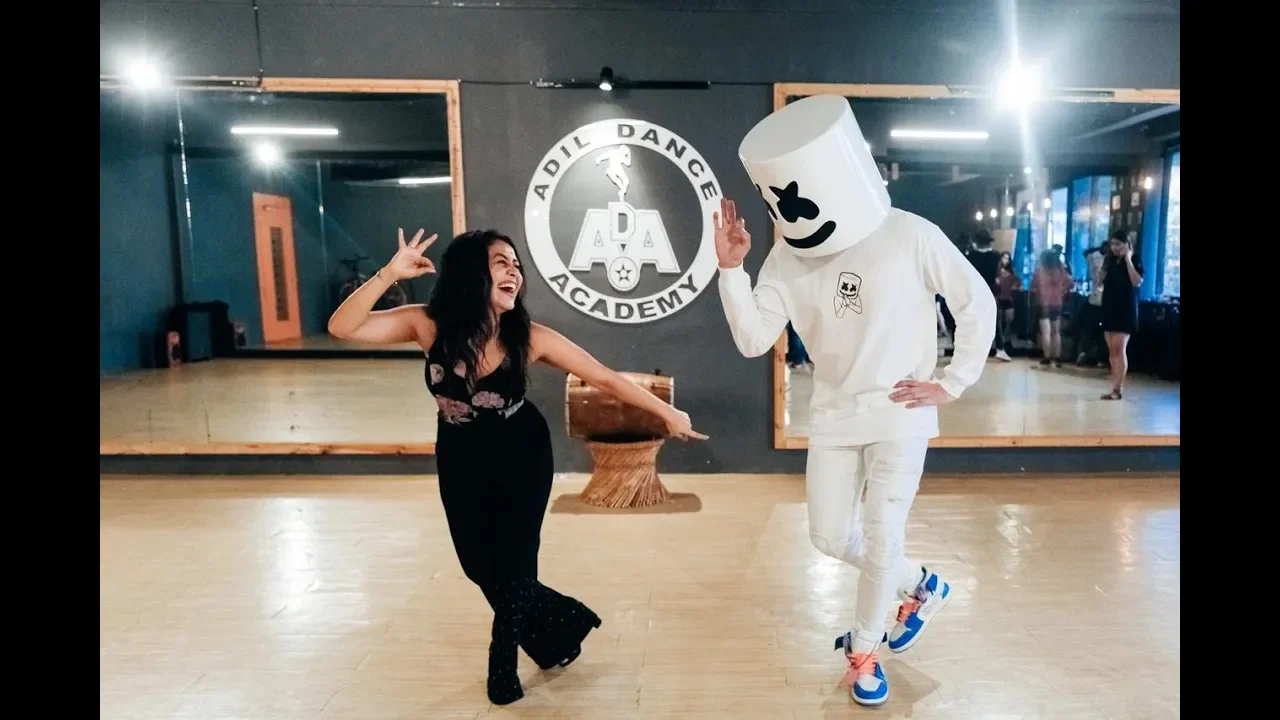 Neha Kakkar & Marshmello Spreading Happiness | Coca Cola Tu