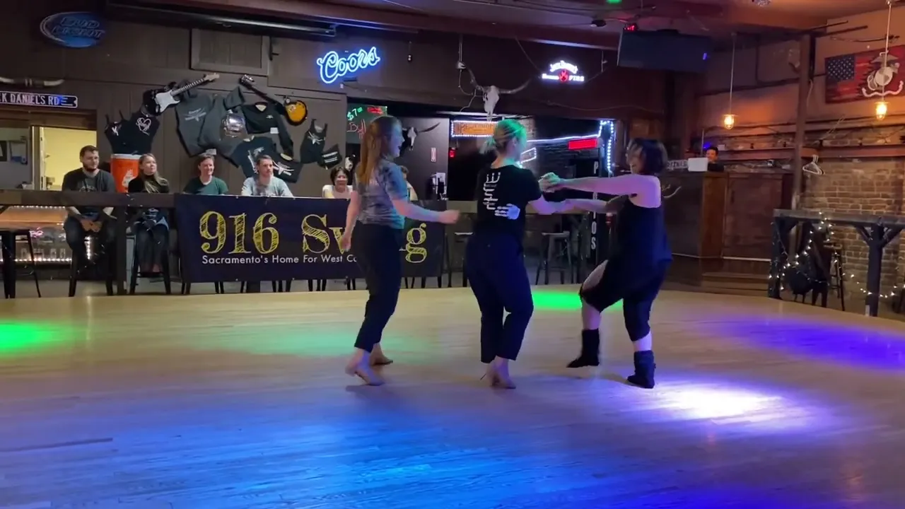 Ashley Snow, Shanti Davis & Amber O’Connell @ 916 Swing (5/2/23)