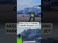Lagu AKSI LUCU TUKANG PARKIR PESAWAT JET