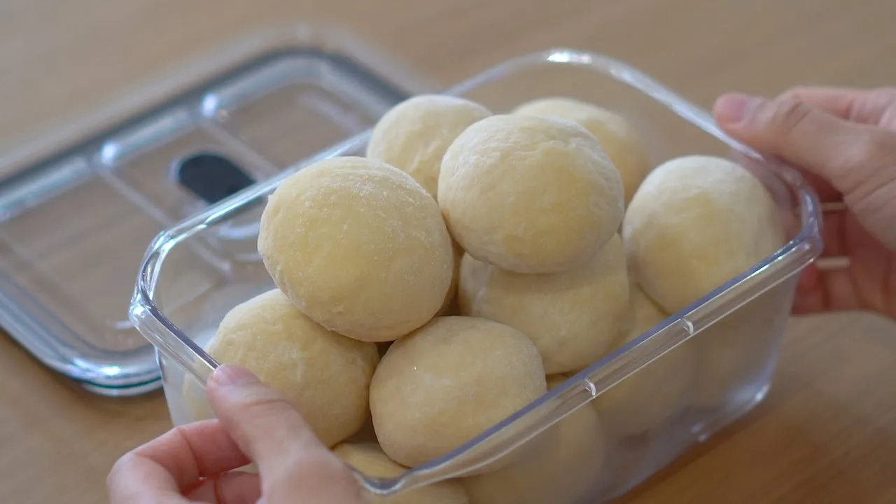 빵반죽 얼려서 언제든 신선한 빵 굽기 (편리한 냉동반죽 팁공개, 만능반죽, 한가지 반죽으로 7가지빵 만들기, 냉동보관, 완벽한 냉동 반죽) Thumbnail