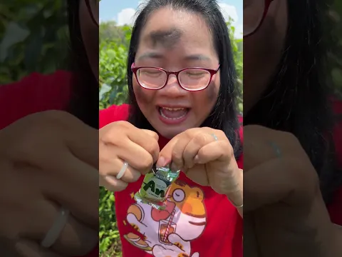 She found rice crackers on the banana tree #trendingshorts